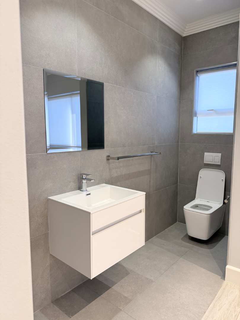 To Let 2 Bedroom Property for Rent in Oakdale Western Cape